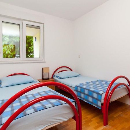 • Lungomare Beach Apartment Pula • Exterior foto