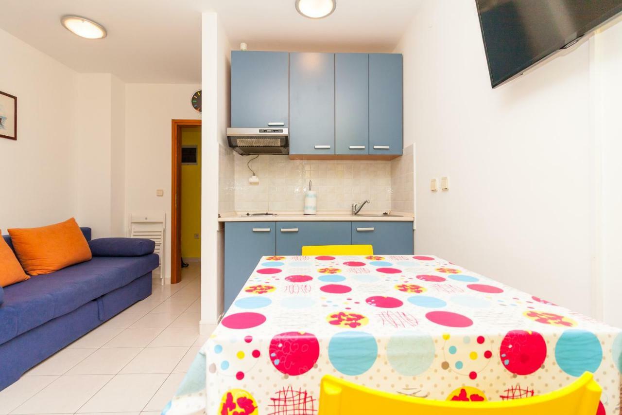 • Lungomare Beach Apartment Pula • Exterior foto
