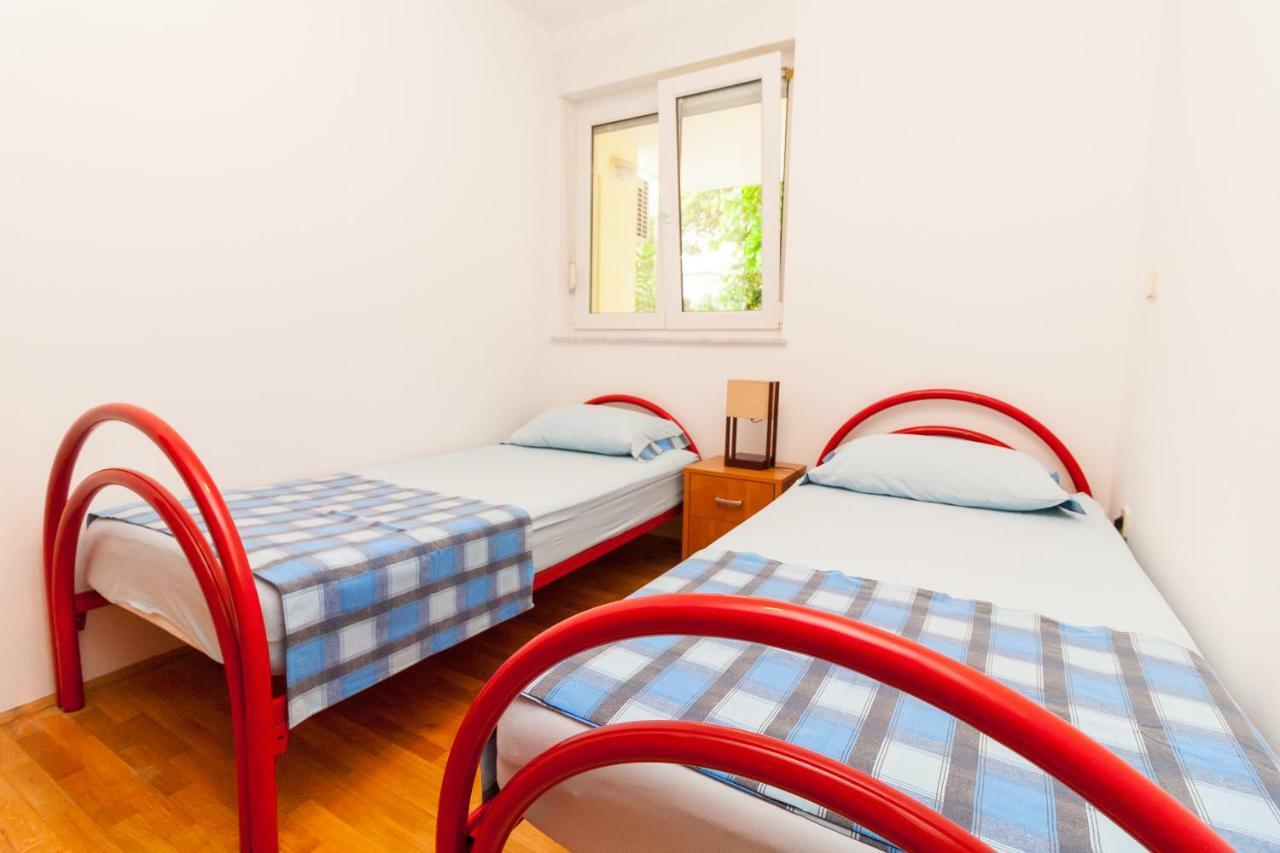 • Lungomare Beach Apartment Pula • Exterior foto