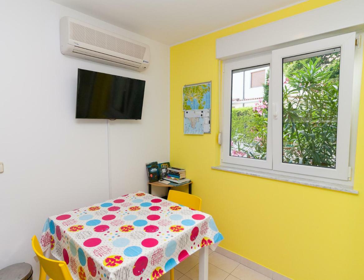 • Lungomare Beach Apartment Pula • Exterior foto